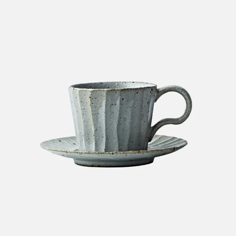 TerraCharm - Kaffeetasse mit Untertasse im handgefertigten Design