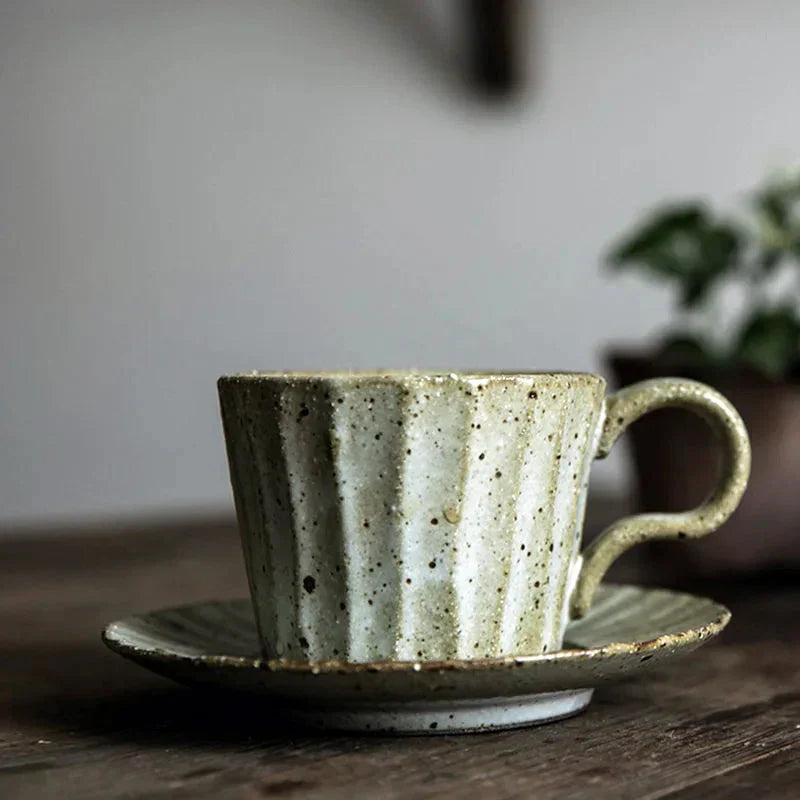 TerraCharm - Kaffeetasse mit Untertasse im handgefertigten Design