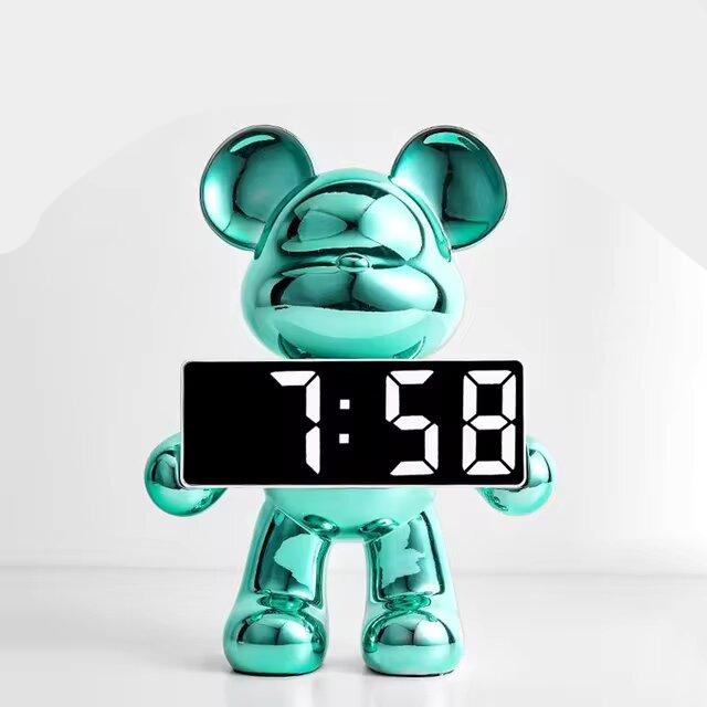 UrbanGlow – Moderner Digitaluhr in stilvollem Teddybär-Design