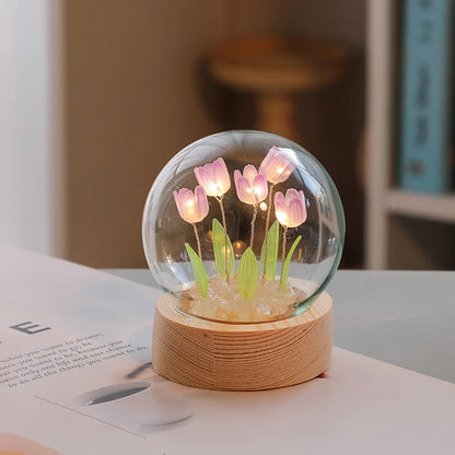 BloomLuxe – Elegante Tischlampe mit Tulpen-Design für eine stimmungsvolle Note