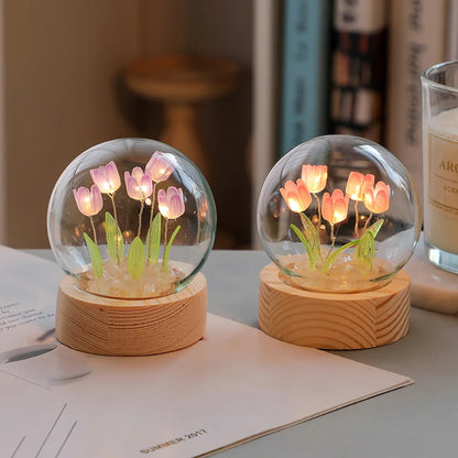 BloomLuxe – Elegante Tischlampe mit Tulpen-Design für eine stimmungsvolle Note