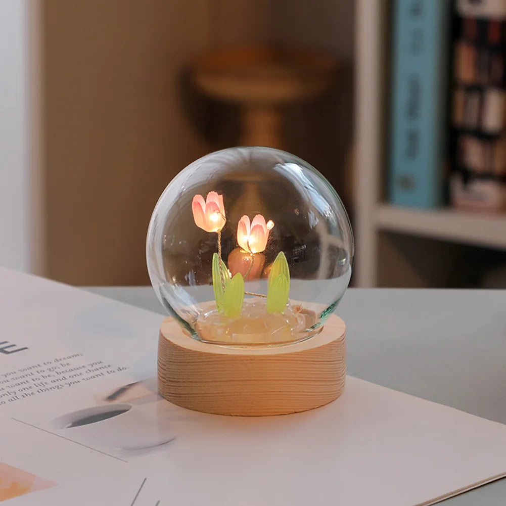 BloomLuxe – Elegante Tischlampe mit Tulpen-Design für eine stimmungsvolle Note