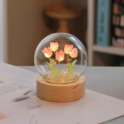 BloomLuxe – Elegante Tischlampe mit Tulpen-Design für eine stimmungsvolle Note