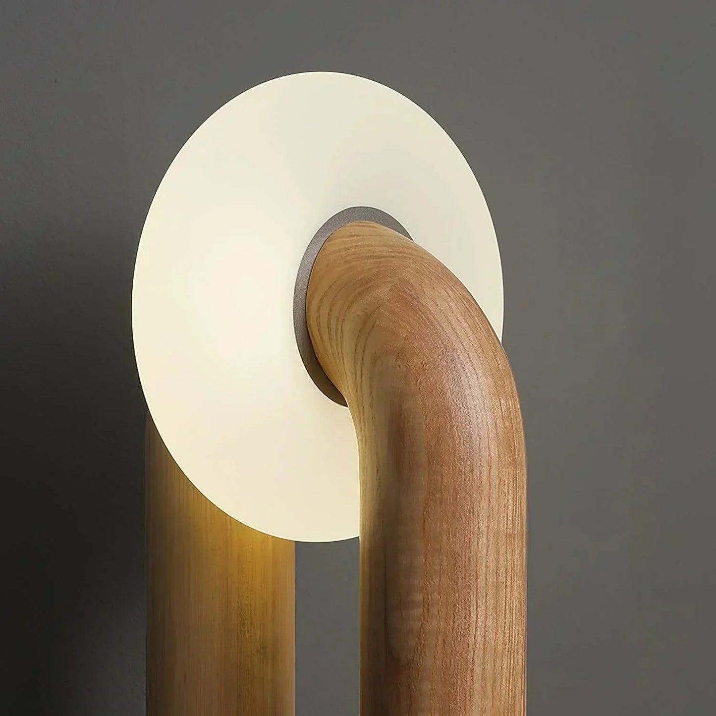 ArchedLight – Innovative Tischlampe