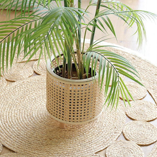 Geflochtener Blumentopfhalter aus Rattan