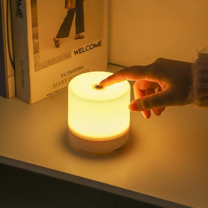 GlowEase – Kompakte LED-Nachtlampe mit Touch-Dimmung