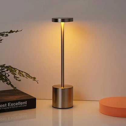 Chloe Moderne Stil LED Schreibtischlampe