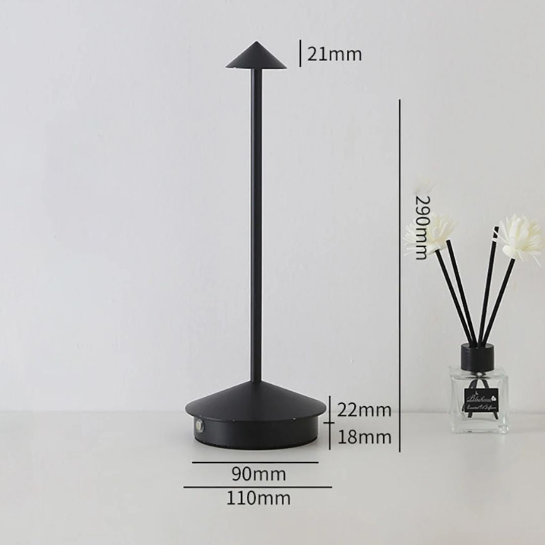 Carlyn Arrow LED Tischlampe