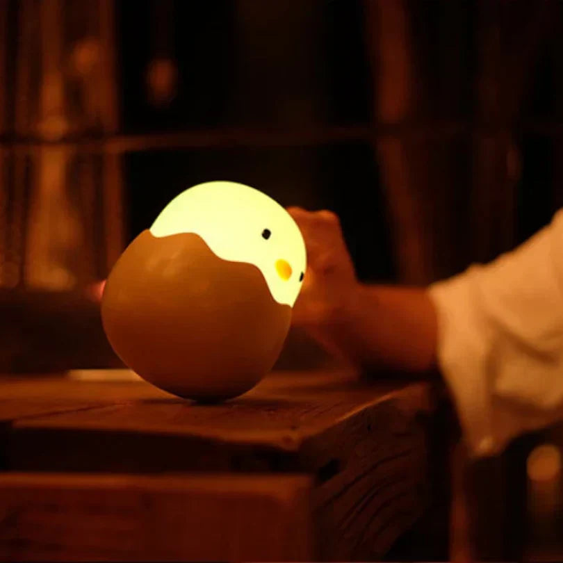 Niedliche Kuiken Nachttischlampe für Kinder – LED-Ei-Design für das Kinderzimmer