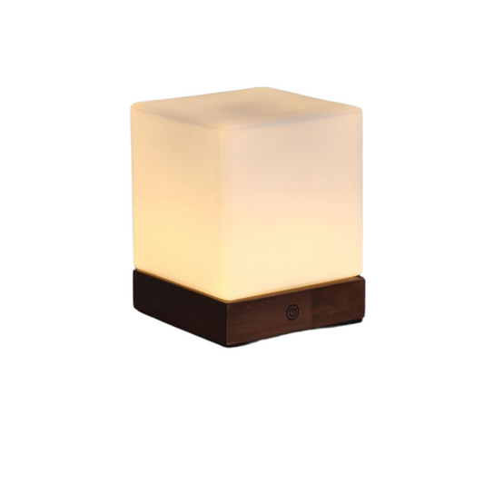 CubeLuxe – Minimalistische Tischlampe mit Holz Akzenten und mattem Glas
