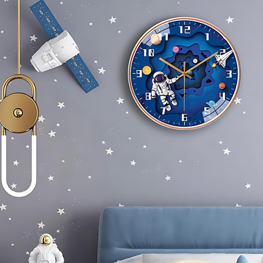 Astronaut Wanduhr für Kinder - Raumthematische Dekoration für Schlafzimmer oder Spielzimmer