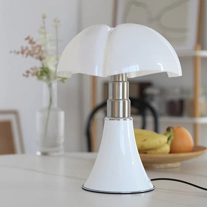 BloomSphere – Luxus Tischlampe mit raffiniertem Blumendesign