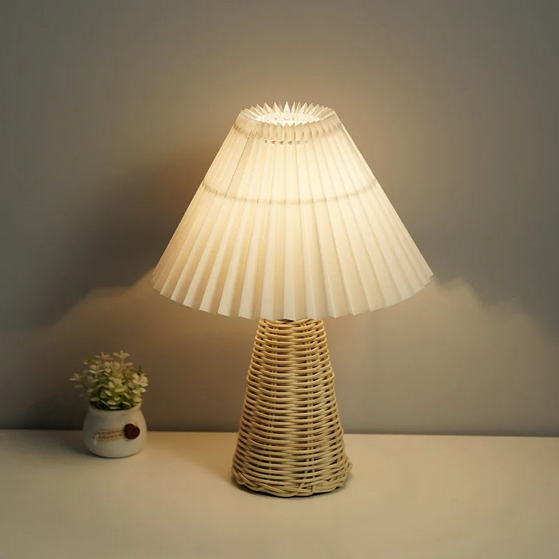 Rattanlampe - Vintage Falten Tischlampe für Wohnzimmer & Nachttischdekoration