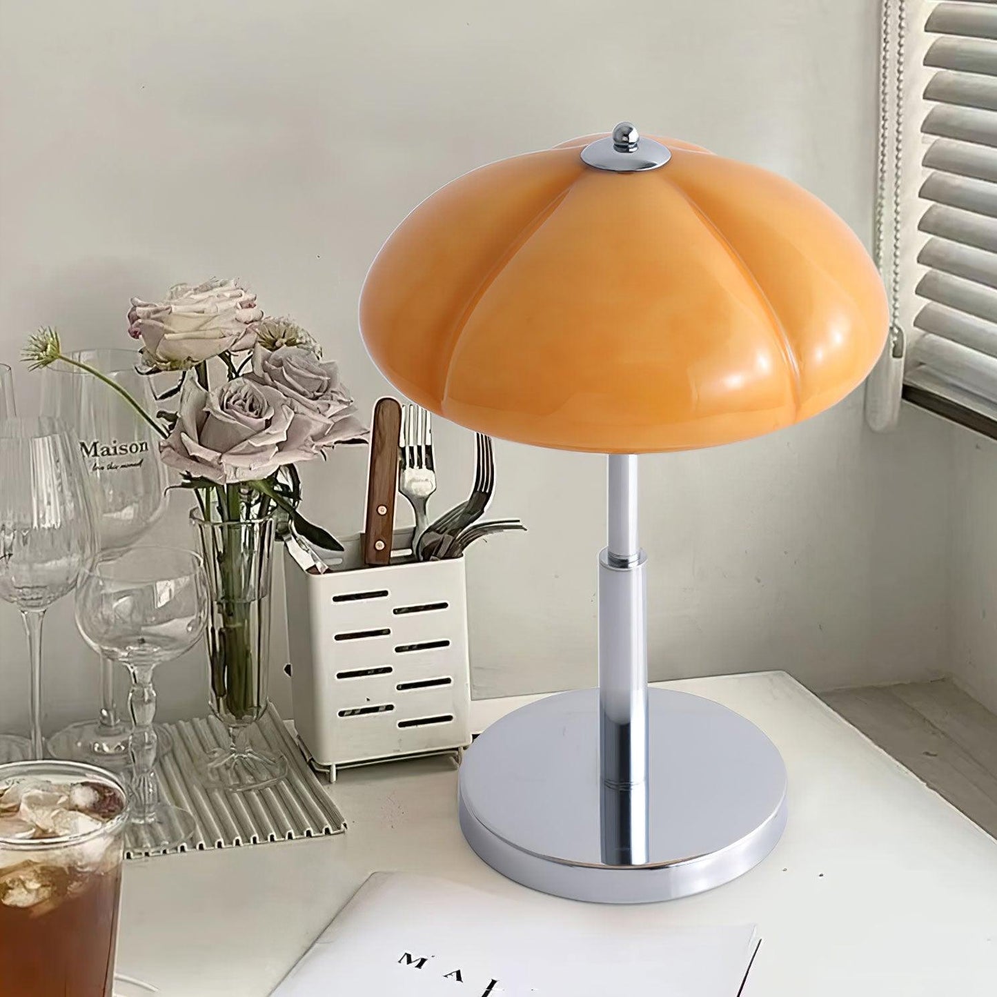 Tischlampe Pilz Bauhaus – Modernes Design mit Amberglas-Schirm