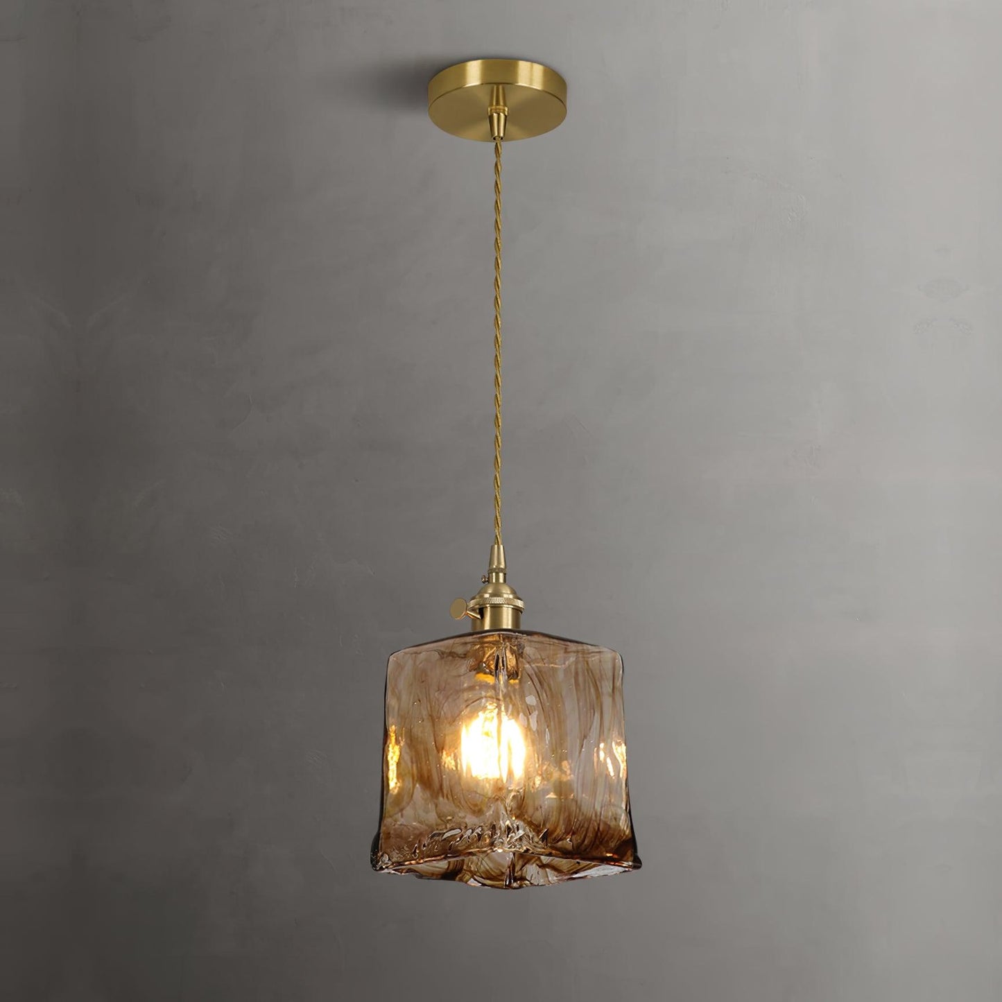 Garduru Braune Glas Pendelleuchte – Klassische Messing- und Metall-Deckenlampe