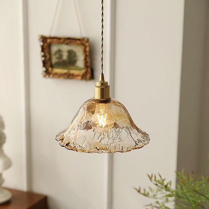 Braune Pendelleuchte für Wohnkultur | Sanft schimmerndes Glasdesign