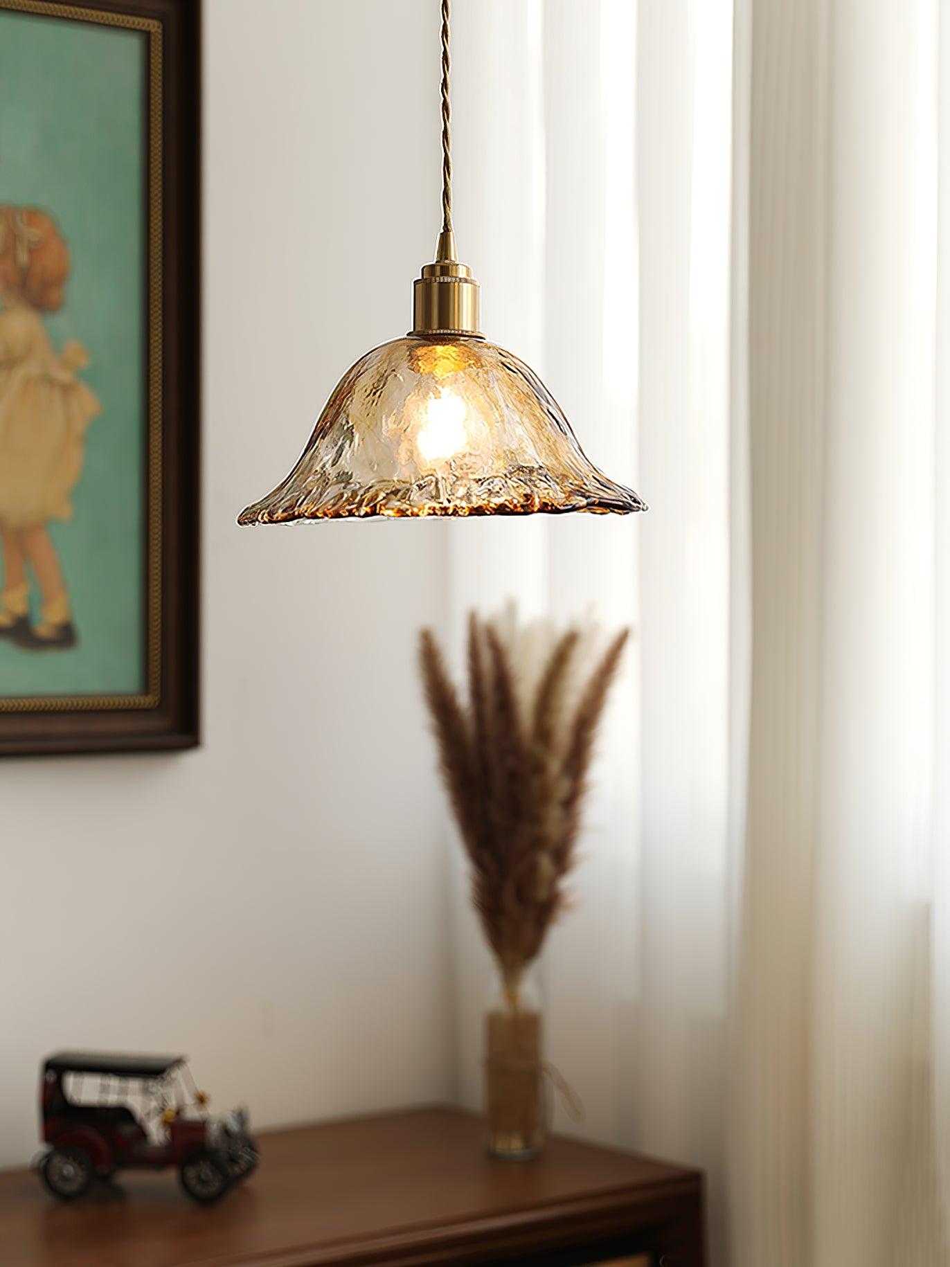 Garduru Braune Glas Pendelleuchte – Klassische Messing- und Metall-Deckenlampe