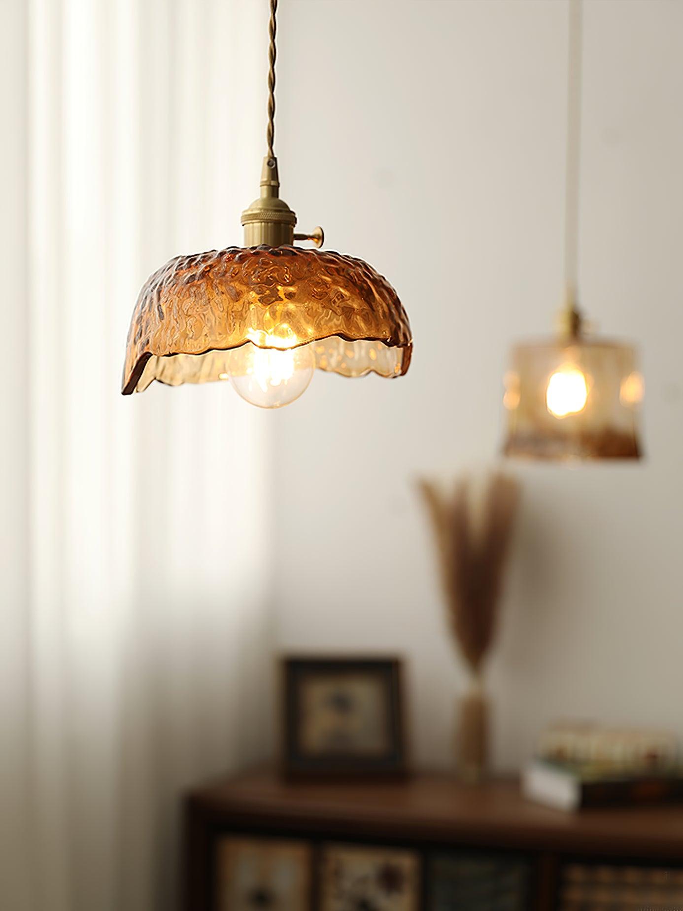 Garduru Braune Glas Pendelleuchte – Klassische Messing- und Metall-Deckenlampe
