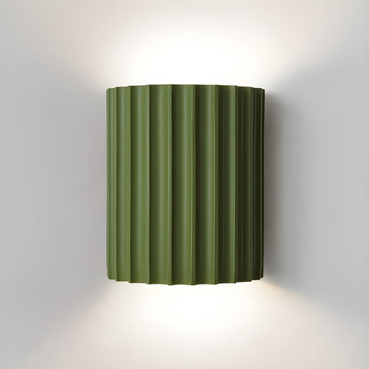 Moderne Wandleuchte mit gewelltem Schirm – Elegante und komfortable Beleuchtung