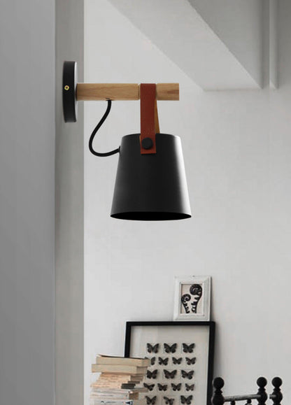 Skandinavische Wandleuchte aus Holz und Leder – Elegantes Design mit effizientem LED-Licht
