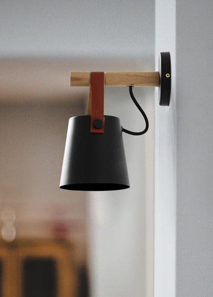 Skandinavische Wandleuchte aus Holz und Leder – Elegantes Design mit effizientem LED-Licht
