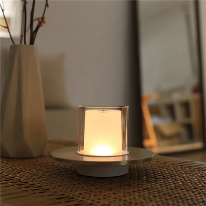 CandleGlow – Moderne LED-Tischlampe mit atmosphärischer Induktion