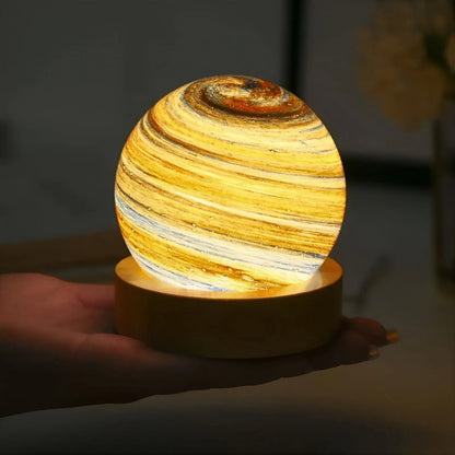 StellarGlow – Luxuriöse 3D-Glas-Tischlampe mit kosmischer Eleganz