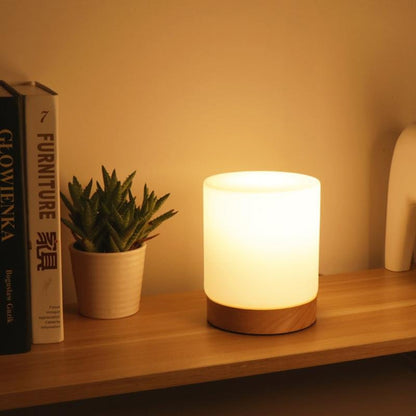 Minimalistische Tischlampe mit Holzbasis | LumeWood