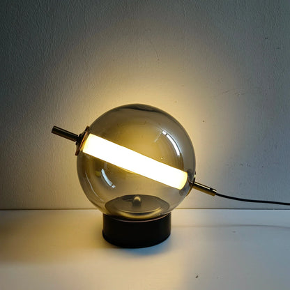 LumiSphere – Elegante Glas Tischlampe mit beruhigender Atmosphäre
