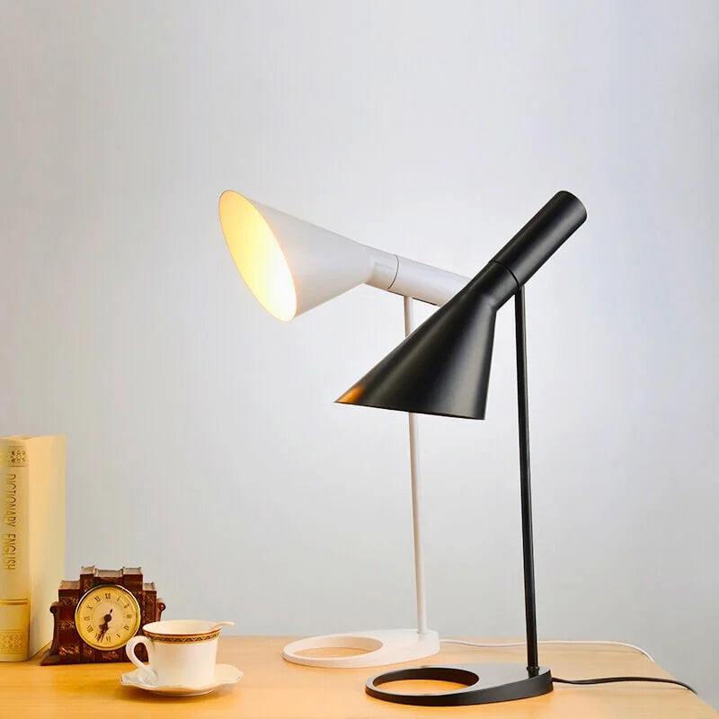 Tischlampe Design LED - Skulpturale, verstellbare Beleuchtung, perfekt für Büro und Wohnzimmer