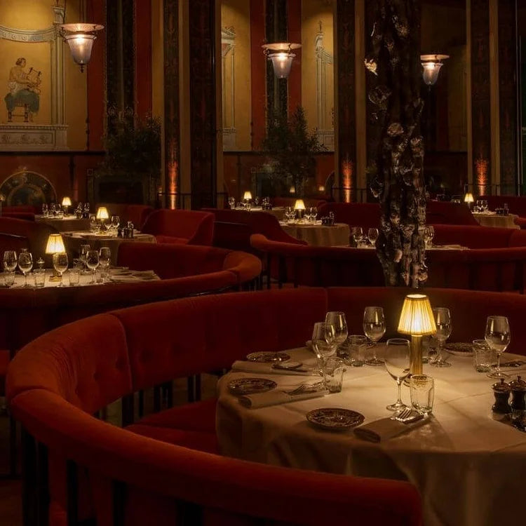 LuxeLoom – Kabellampe mit raffiniertem Stoffschirm und LED-Beleuchtung