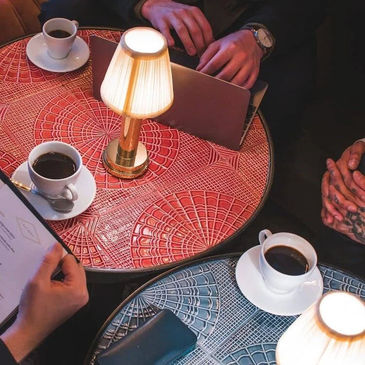 LuxeLoom – Kabellampe mit raffiniertem Stoffschirm und LED-Beleuchtung