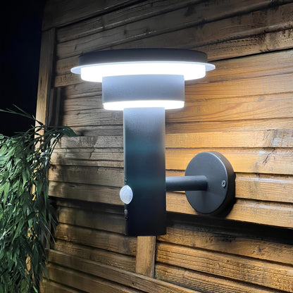 Solar-Wandleuchte für Außen mit Bewegungsmelder und hoher Lichtausbeute aus Edelstahl