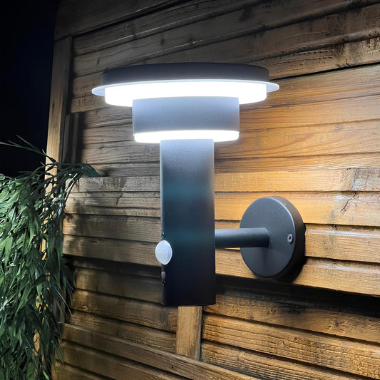 Solar-Wandleuchte für Außen mit Bewegungsmelder und hoher Lichtausbeute aus Edelstahl