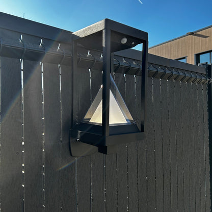 Solar-Wandleuchte für den Außenbereich mit Bewegungsmelder und 600 Lumen Lichtausgang