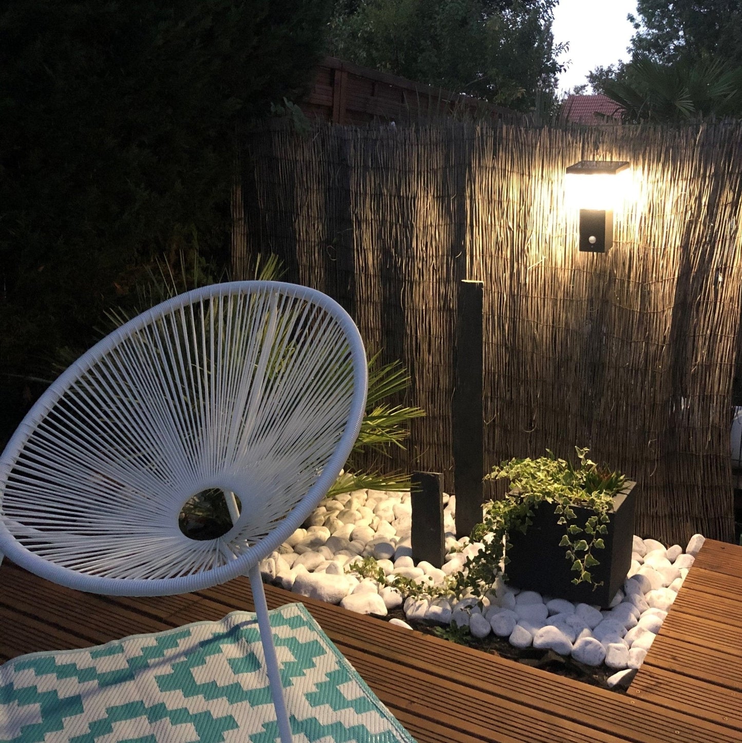 Solar-Außenlampe mit Bewegungsmelder und 3 Beleuchtungsmodi