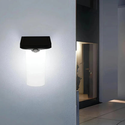 Garduru LED Außenlampe mit Bewegungsmelder & Solarstrom