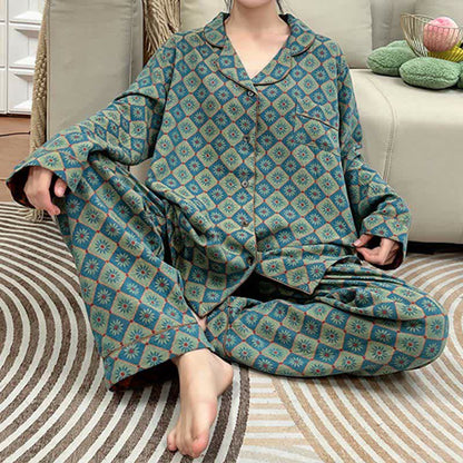 Pyjama-Set aus Baumwolle mit geometrischem Muster und Blumenmuster in Übergröße