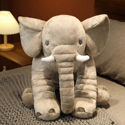 Knuddelbarer Baby-Elefant-Plüschkissen