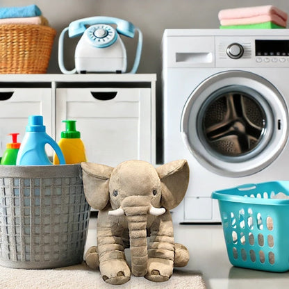 Knuddelbarer Baby-Elefant-Plüschkissen