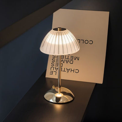 Klassische Tischlampe Gold mit Touchsteuerung und Dimmfunktion