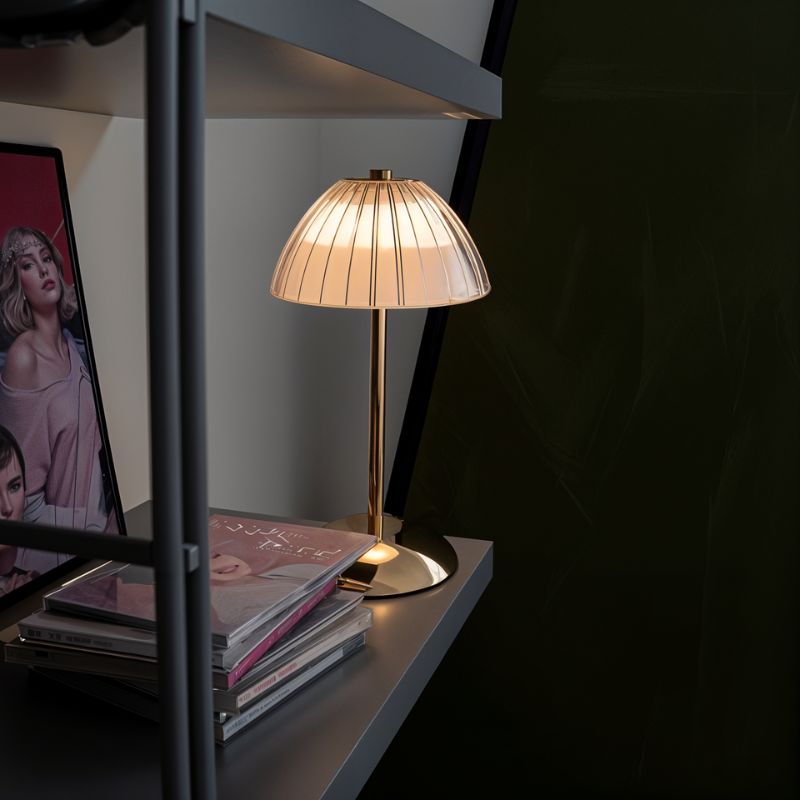 Klassische Tischlampe Gold mit Touchsteuerung und Dimmfunktion