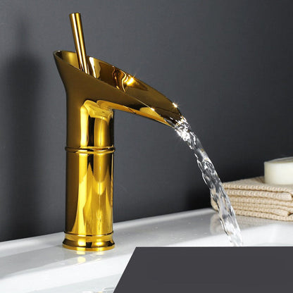 Antike Wasserfallarmatur für das Badezimmer | AquaHeritage