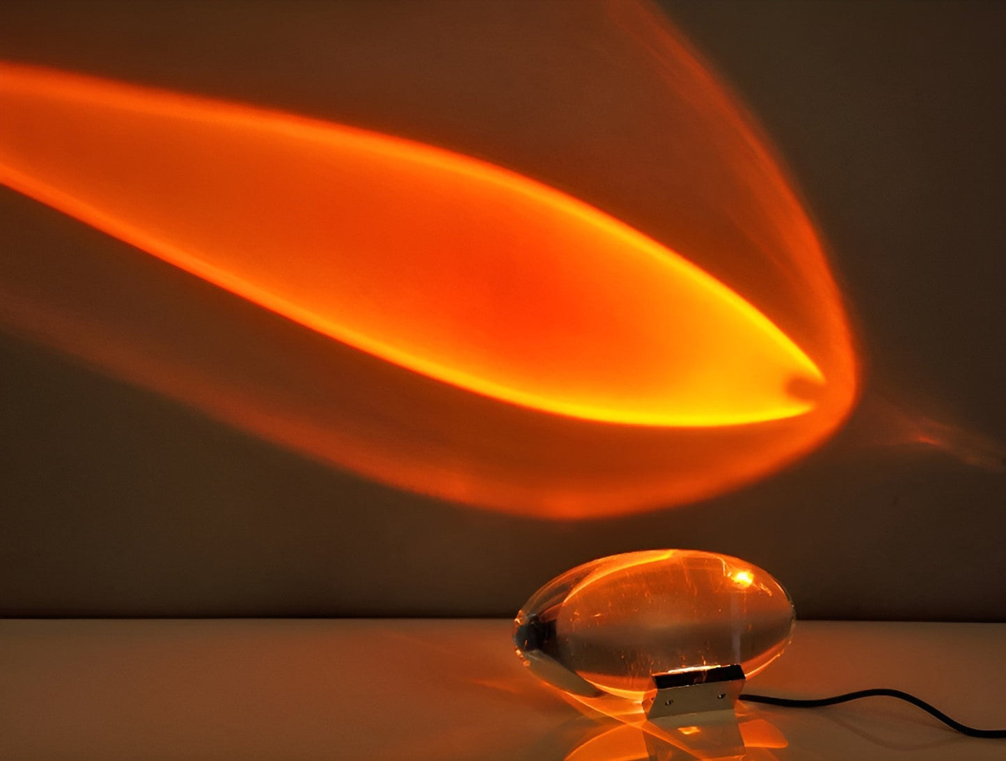 Garduru - Magische LED Lampe mit Prisma für himmlisches Ambiente