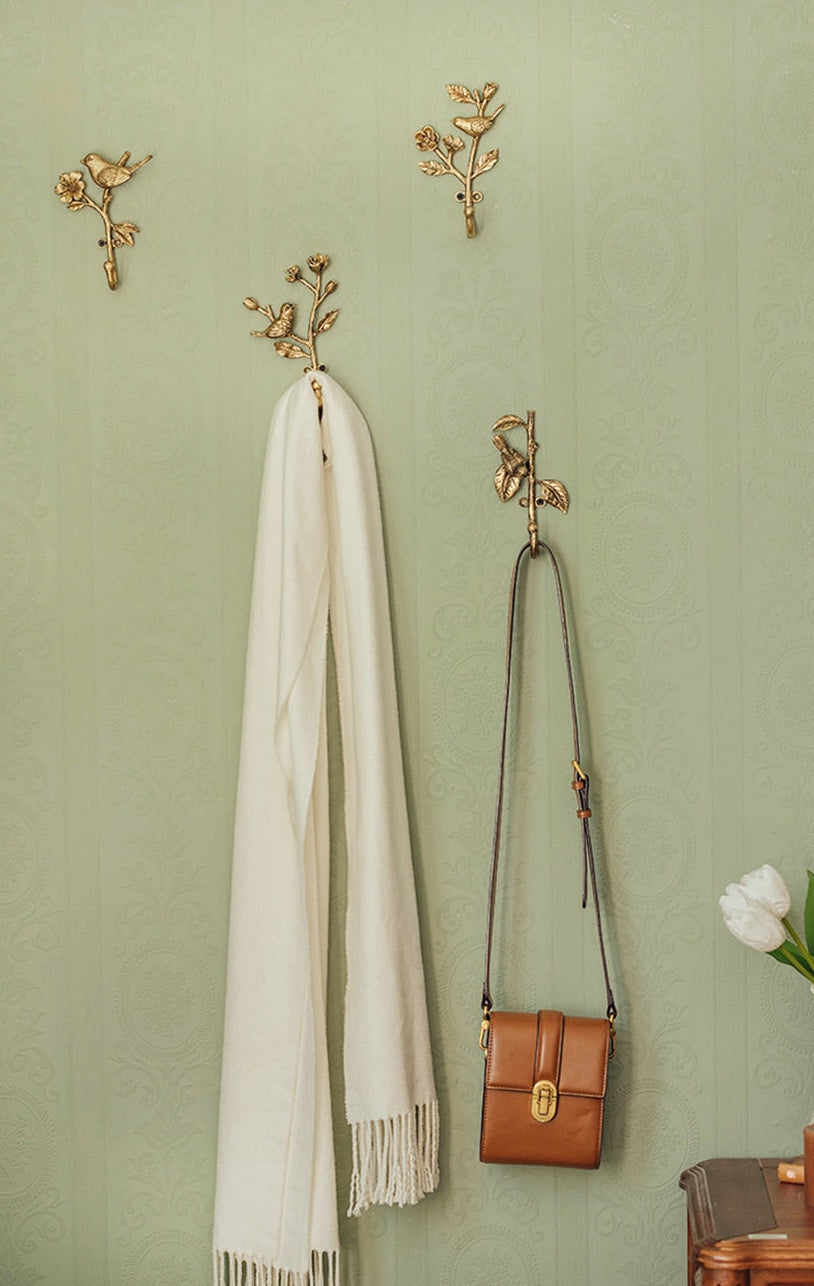 AvianCharm – Metall Wandhaken mit verspieltem Vogel Design