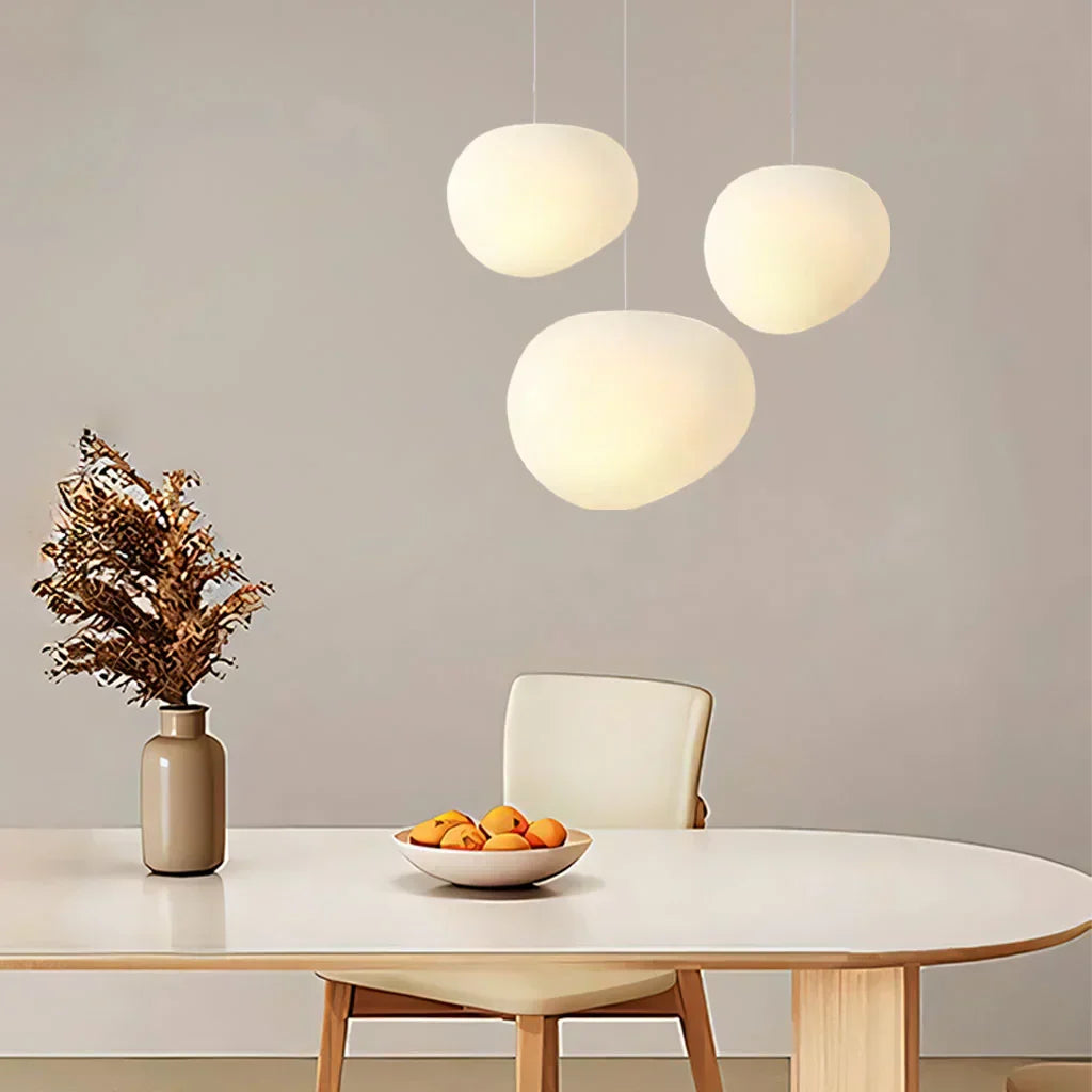 Garduru-förmige Pendelleuchte – Minimalistische Milchglas-Deckenlampe
