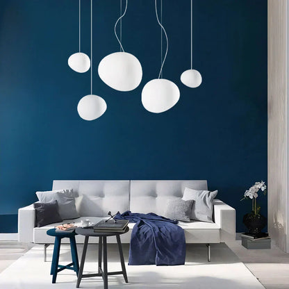 Garduru-förmige Pendelleuchte – Minimalistische Milchglas-Deckenlampe