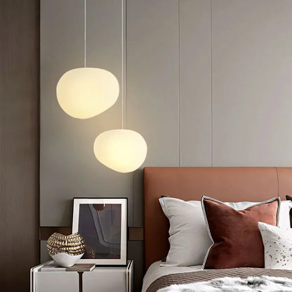 Garduru-förmige Pendelleuchte – Minimalistische Milchglas-Deckenlampe