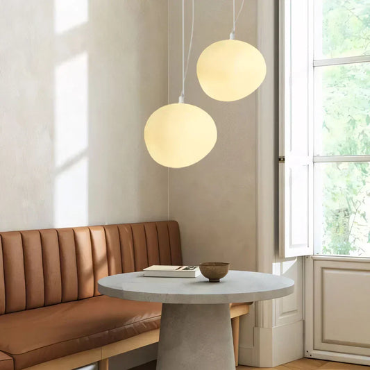 Garduru-förmige Pendelleuchte – Minimalistische Milchglas-Deckenlampe