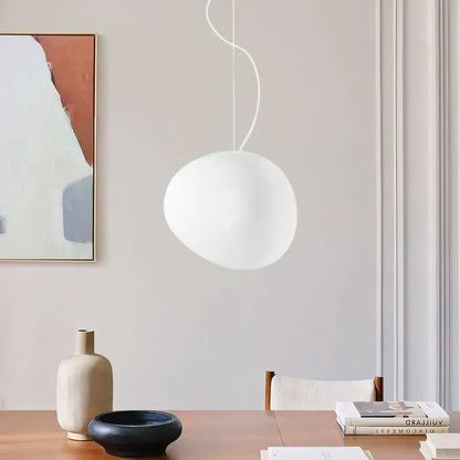 Garduru-förmige Pendelleuchte – Minimalistische Milchglas-Deckenlampe